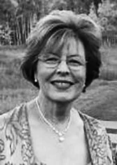 Roberts_Maura_b&w.jpg