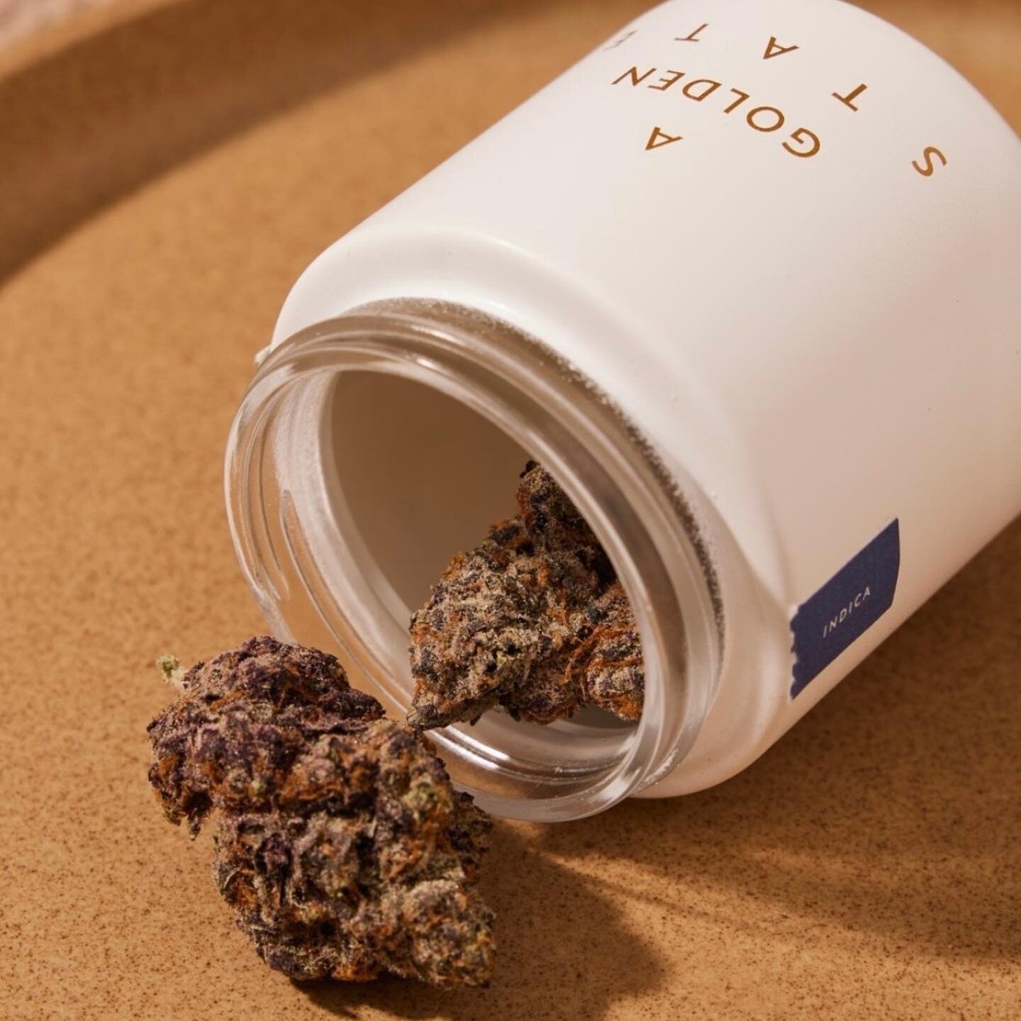 Smoke your way to a better night's sleep tonight with A Golden State's Snow Dream. ⁠⠀
⁠⠀
This top-shelf flower is a heavy hitter, and it will relieve you of any aches, pains or anxiety so you can chill out before you crash out.⁠⠀
⁠⠀
Swipe through for