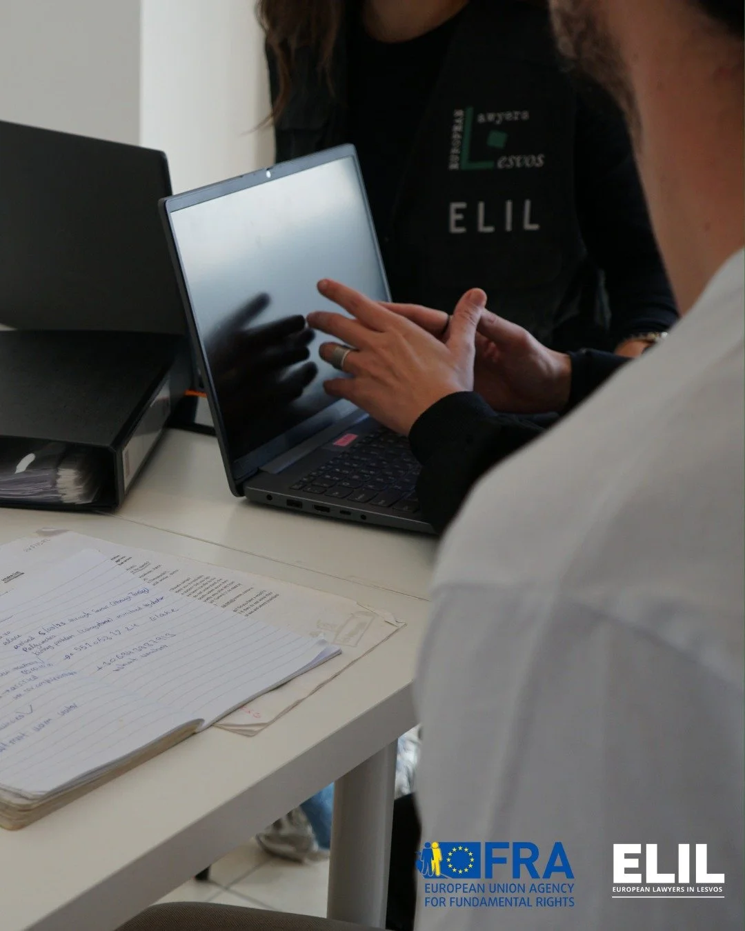 Today, our lawyer Valia joined other NGOs to meet with the @fundamental.rights
on Lesvos and discuss the current situation for refugees. Overcrowded camps, limited access to healthcare and challenges for single mothers show how complex conditions co