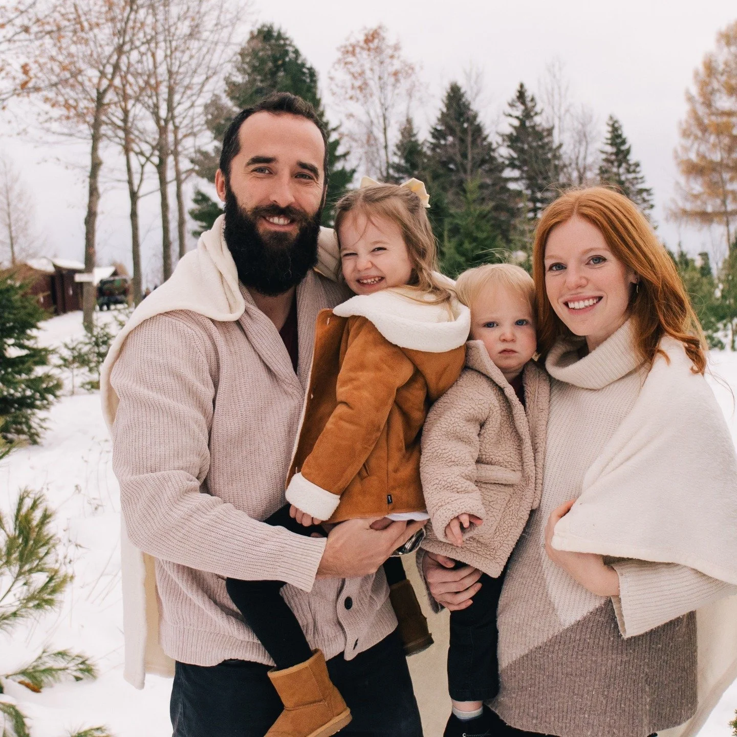 Christmas Tree Farm session I did for Stephan &amp; Kristina 🌲Who is excited for Christmas this year?