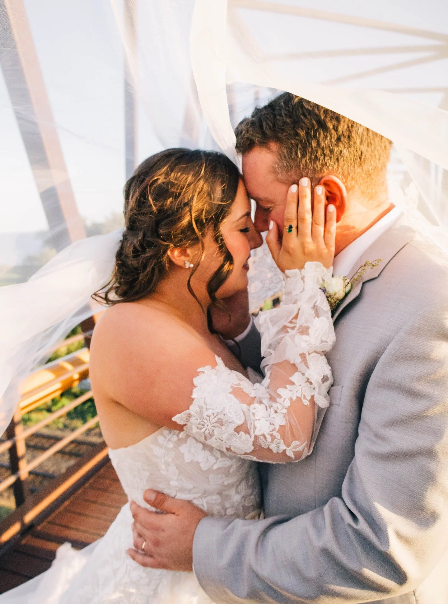 Such a beautiful wedding I did for Lorol &amp; Vincents wedding! When ever I post, I have a hard time picking what one to post because to many good shots from there wedding :)