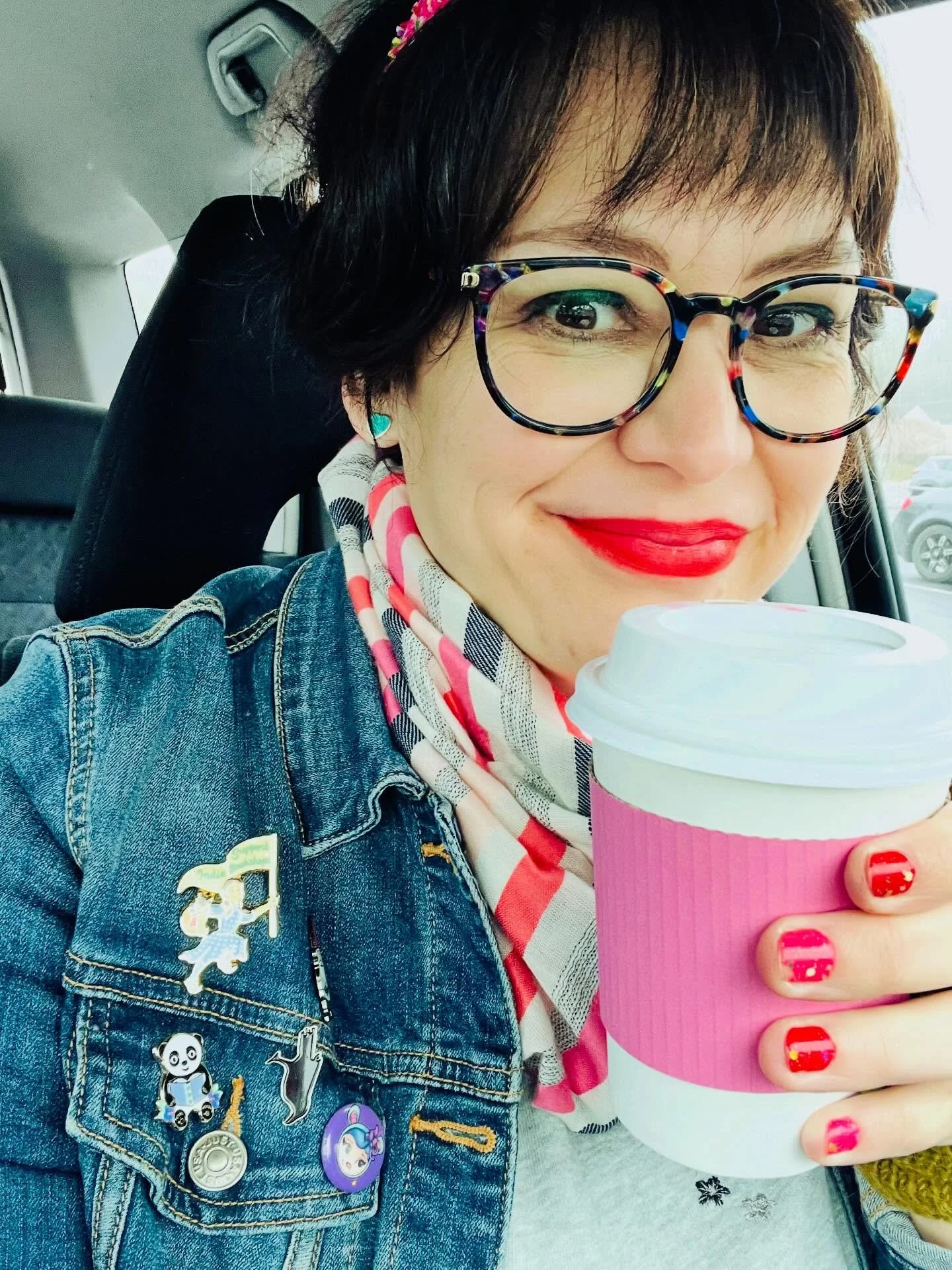 ✨💖 like i wasn&rsquo;t gonna use my first GVL @coffee_crawls pass @scoutsdoughnuts &hellip; 😅💖✨
🍩
honey rosemary latte on my way to work? don&rsquo;t mind if i do, yo! 🥰
💘
what red*pink*glitter*sprinkle heart*month treats have you found where y