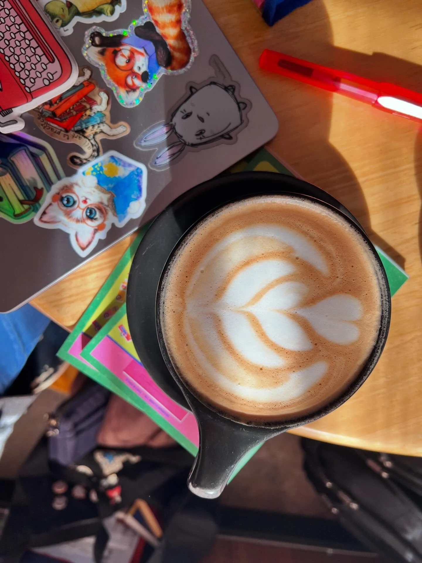 ✨💘 celebrating 💖 week the best way i know how: coffee love day one. 💘✨
❣️
what are you loving on extra this week?!
🥰✨☕️
(this was on the ❤️ menu / i always fall for seasonal specials / but i cant even remember what it was&hellip; except delicious