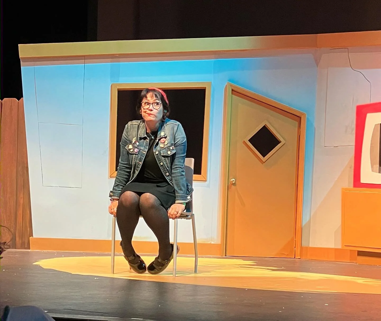 ✨🎭 just your friendly neighborhood theatre ghost&mdash; making it ON stage this time instead of the usual ticket for one!! 🎭✨
🎟️
a trillion and eleventy*eight thousand thanks to THE BETSY BISSON &amp; the whole support crew of the @sc_childrensthe