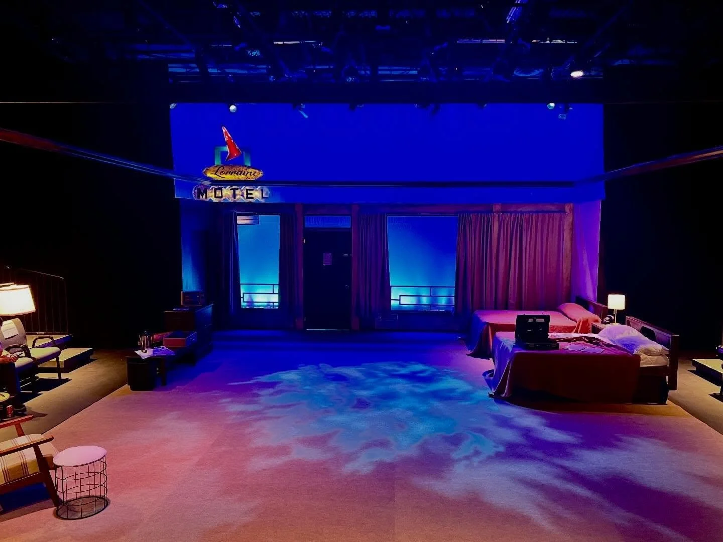 ✨🤎 you only have THREE OPPORTUNITIES left to see THE MOUNTAINTOP @warehousegvl !! goooo gooo goooooo!!!!!! 🤎✨
🤩
trust me.
the storytelling. the power. the fear. the movement. the chemistry &amp; fraility. surprises. tears and humor, storms,  and t