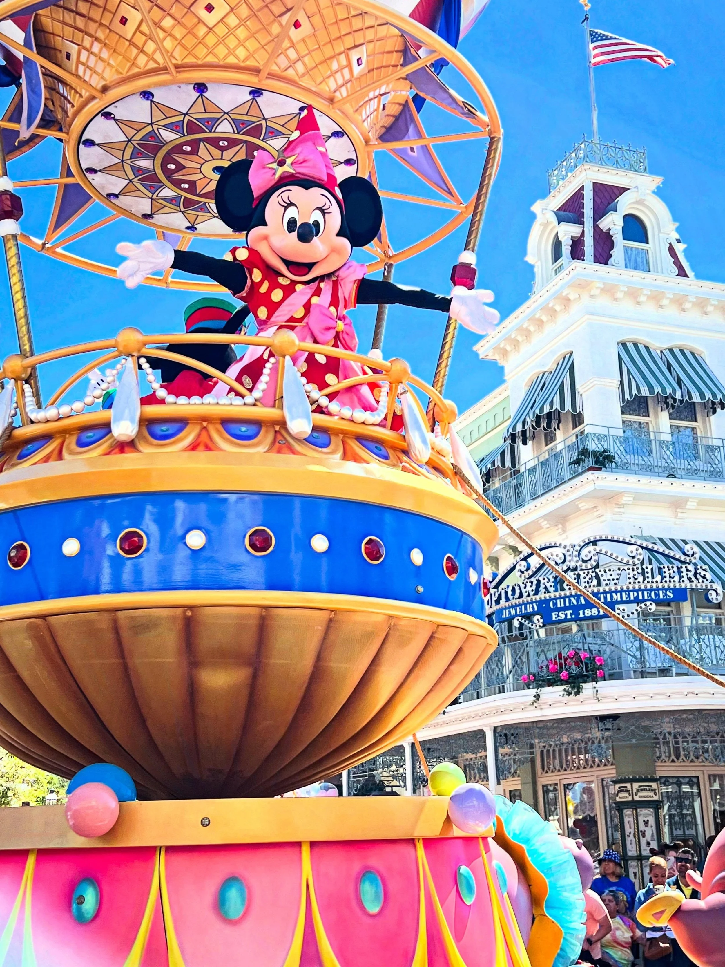 ✨🏰 mentally, i&rsquo;m here. 🏰✨
🥰🥨🎈
most of the time, actually. 
💖
but also (&amp; actually kinda seriously): who should i contact to sponsor a 2-month round-the-world solo trip to all the @disneyparks ?!? hong kong! shanghai! tokyo (x2)!! pari