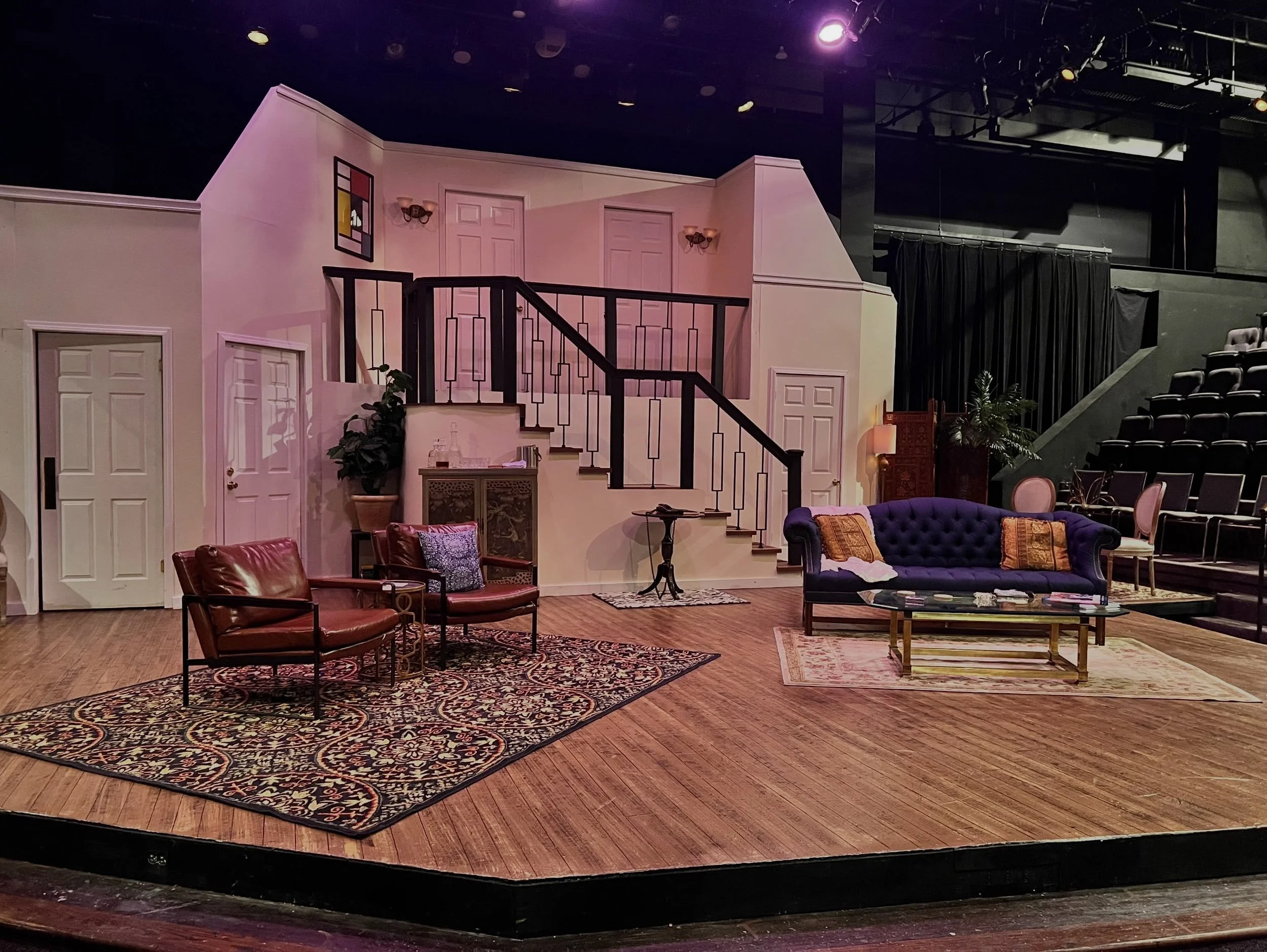 ✨🎭 second play this week?! don&rsquo;t mind if i do!! 🎭✨
🤗
thursday was opening night for RUMORS @centrestagesc &mdash; starring one of my soul sisters: @ranelsonwriting in her greenville stage debut!! 🤩🙌🏽
💘
like any (? sweeping generalization