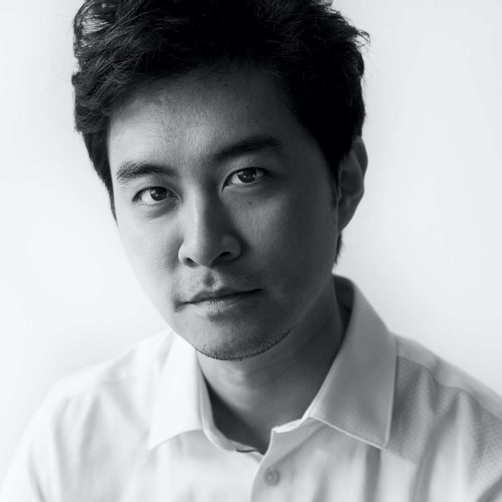 Portrait of Lulan Wang, Master Photographer at Lulan Studio