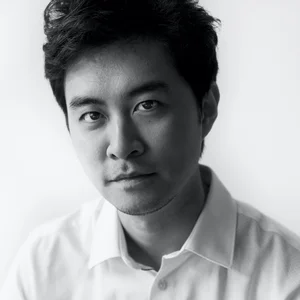 Portrait of Lulan Wang, Master Photographer at Lulan Studio