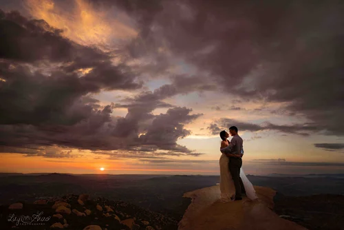 Wedding photograph by Luyi Zhao of Lulan Studio
