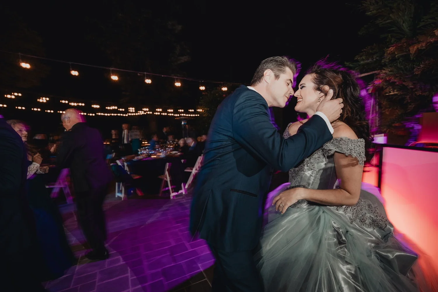 First dance on the reception floor, photographed by Lulan Studio