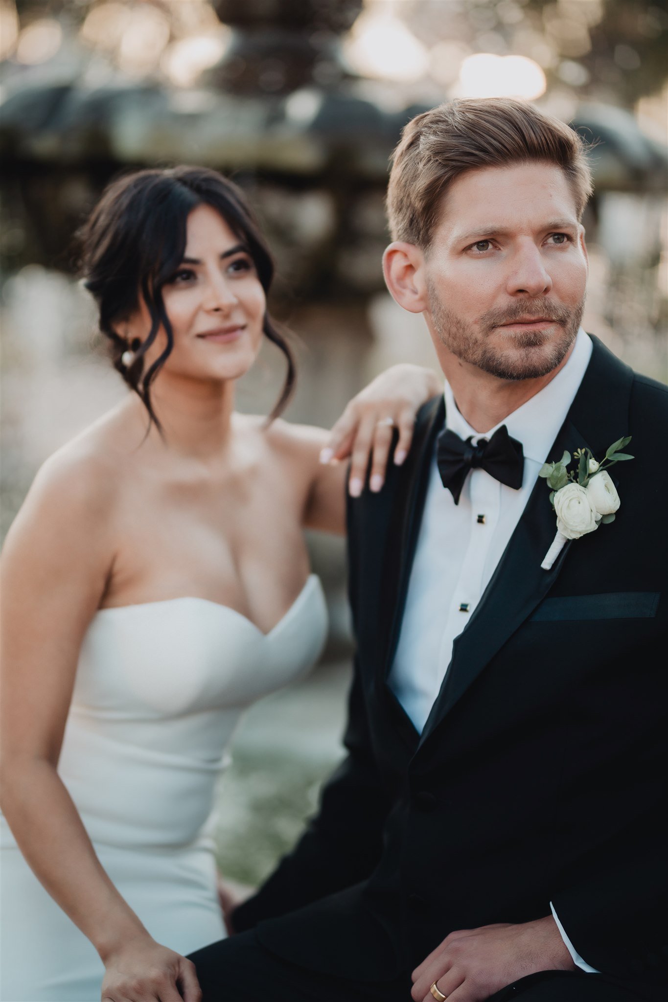 Bride &amp; Groom Portrait at Grapevine Arbor by Lulan Studio