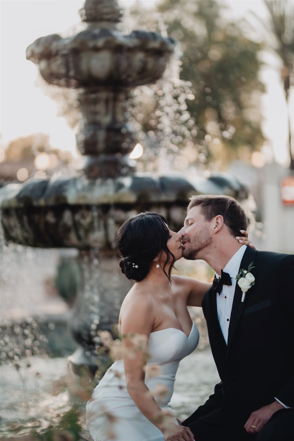 Bride &amp; Groom Portrait at Grapevine Arbor by Lulan Studio