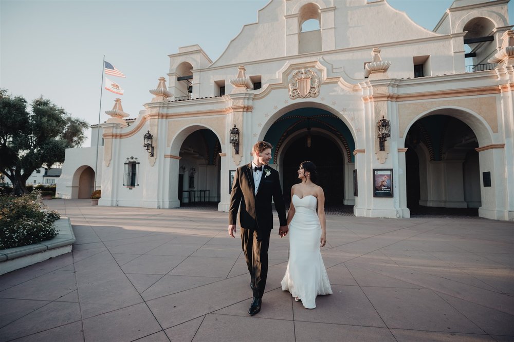 Bride &amp; Groom Portrait at Grapevine Arbor by Lulan Studio