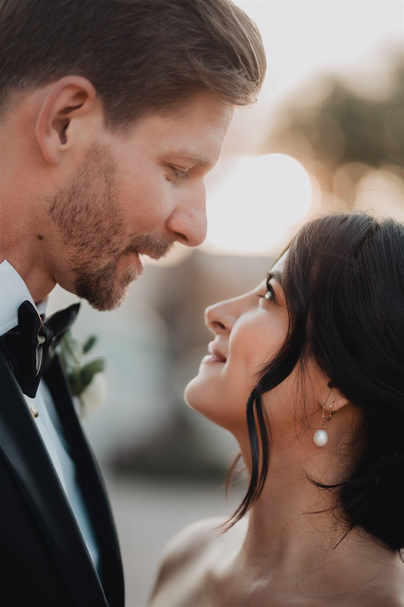 Bride &amp; Groom Portrait at Grapevine Arbor by Lulan Studio