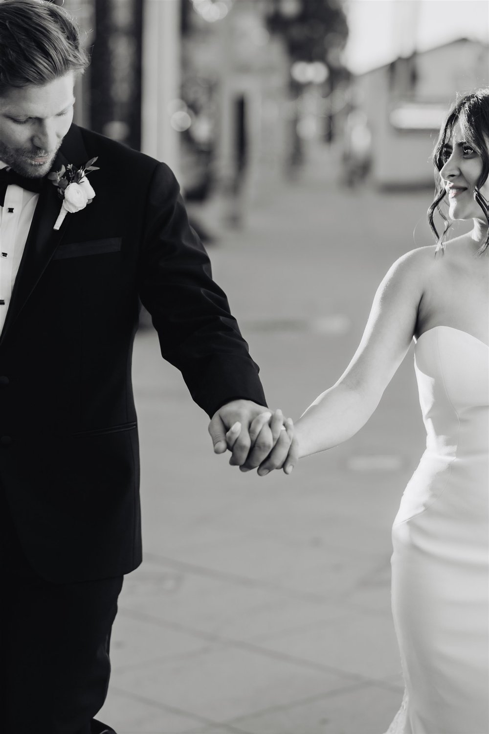 Bride &amp; Groom Portrait at Grapevine Arbor by Lulan Studio