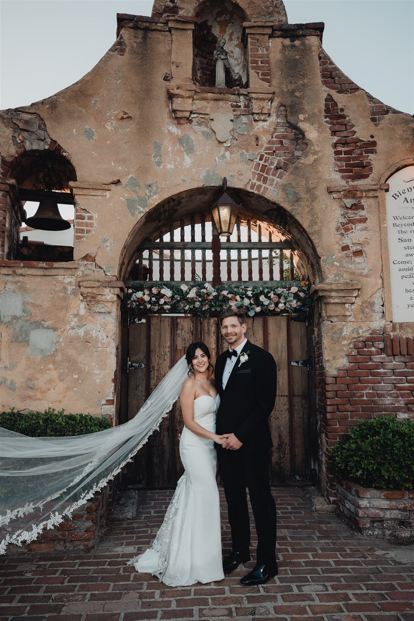 Bride &amp; Groom Portrait at Grapevine Arbor by Lulan Studio