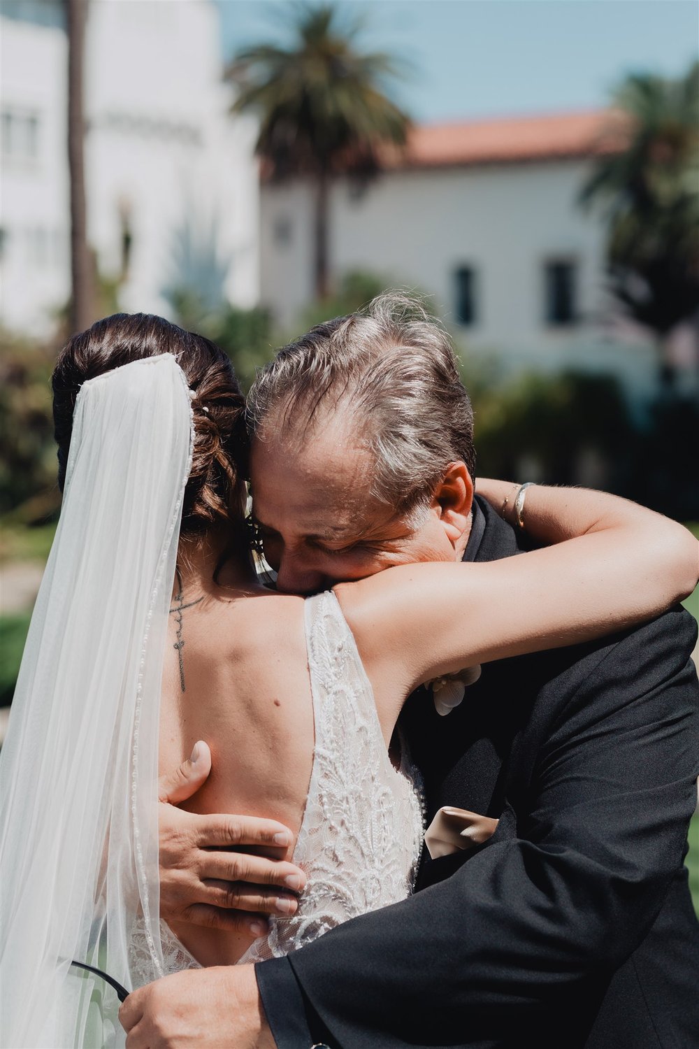 First Look Moment between Bride &amp; Groom photo by Lulan Studio