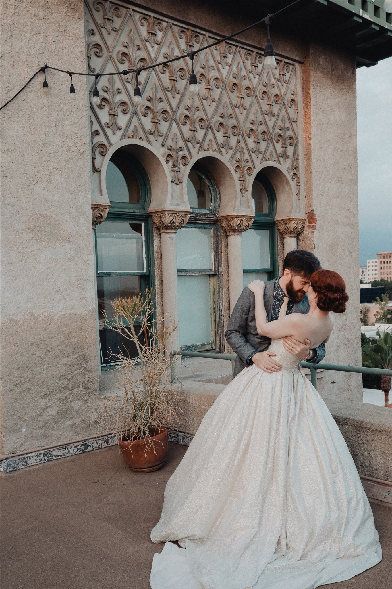 Bride &amp; Groom Wedding Portraits at Castle Green taken by Lulan Studio