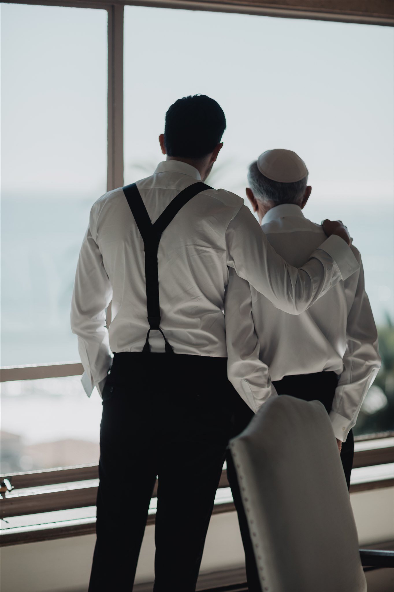 Groom Getting Ready at Bel Air Bay Club taken by Lulan Studio