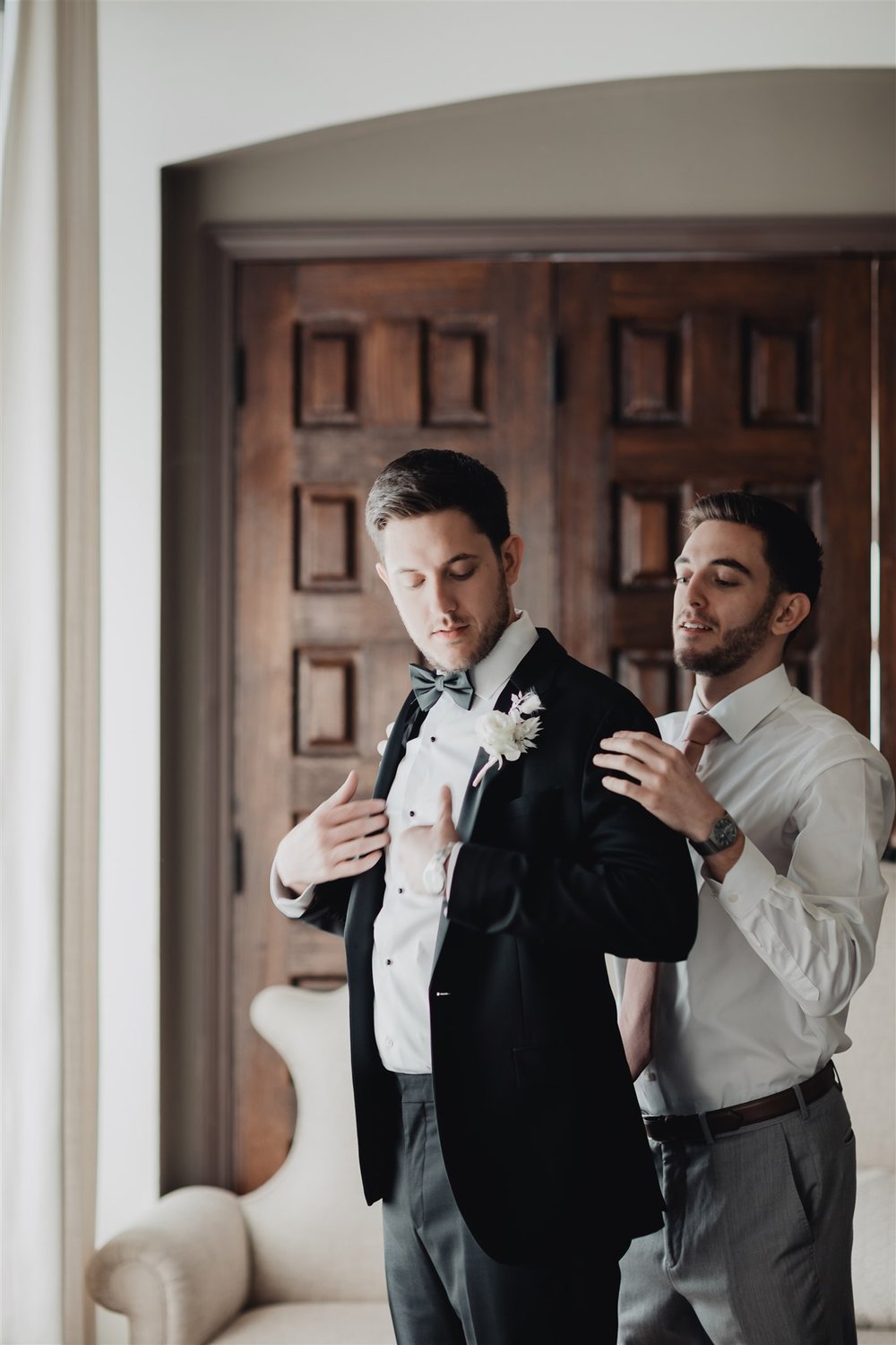 Groom Getting Ready at Bel Air Bay Club taken by Lulan Studio