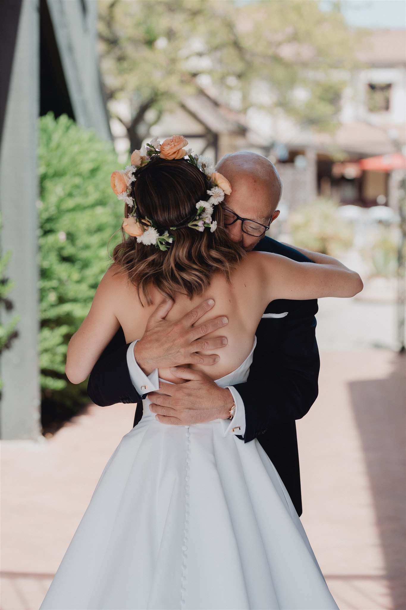 bride first look with dad on her wedding day at alisal ranch in solvang, ca