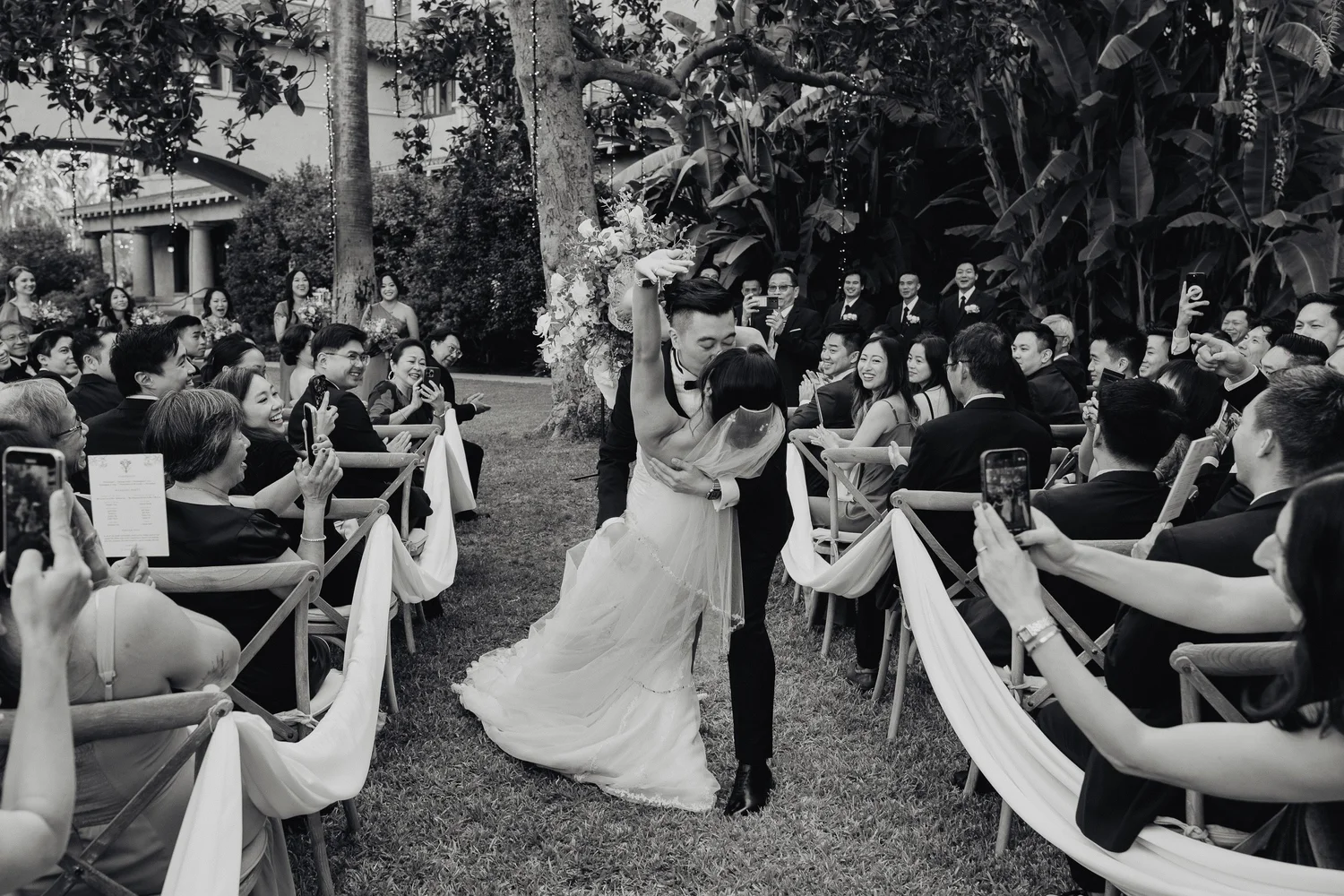 Riverside wedding photography by Lulan Studio
