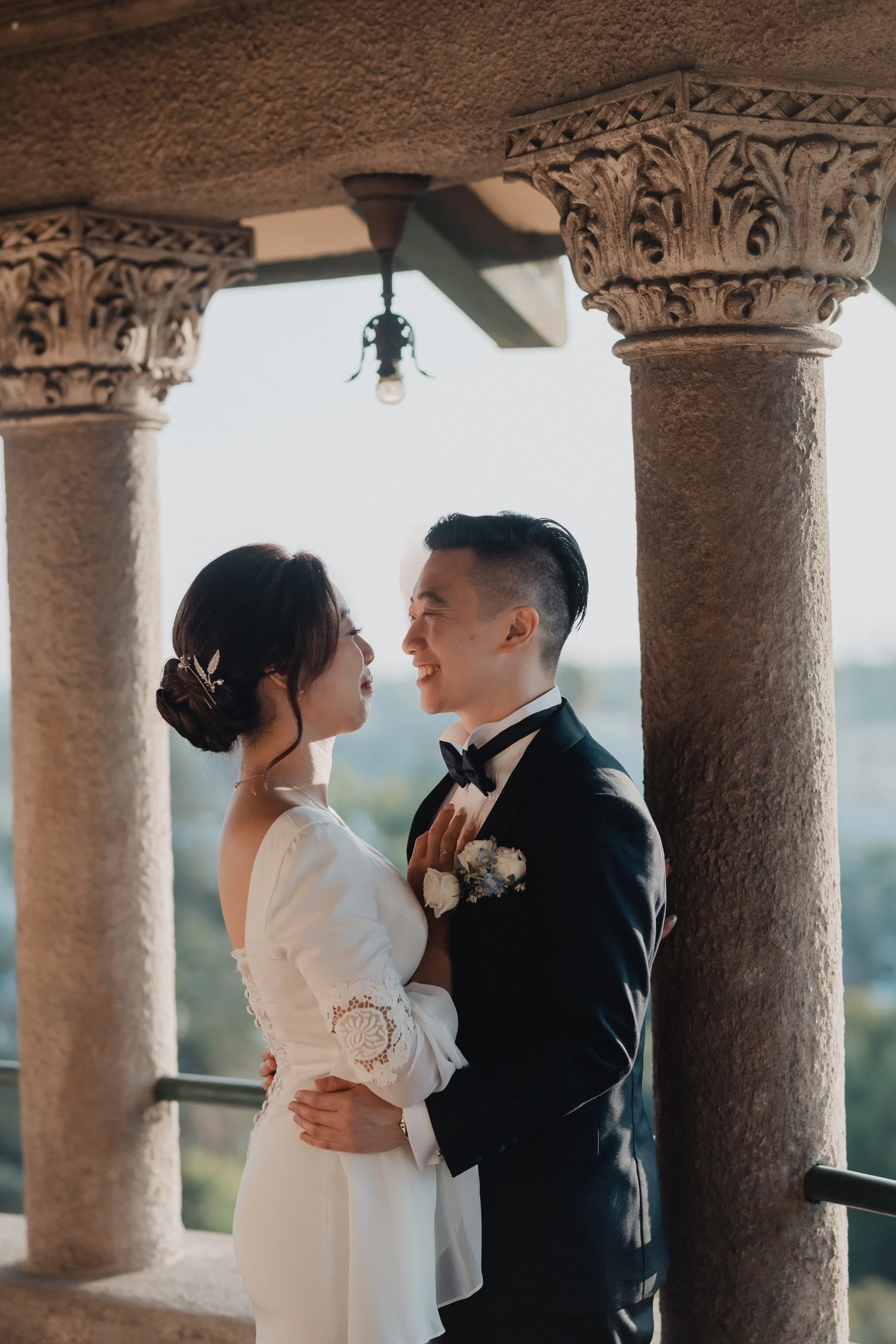 Riverside wedding photography by Lulan Studio
