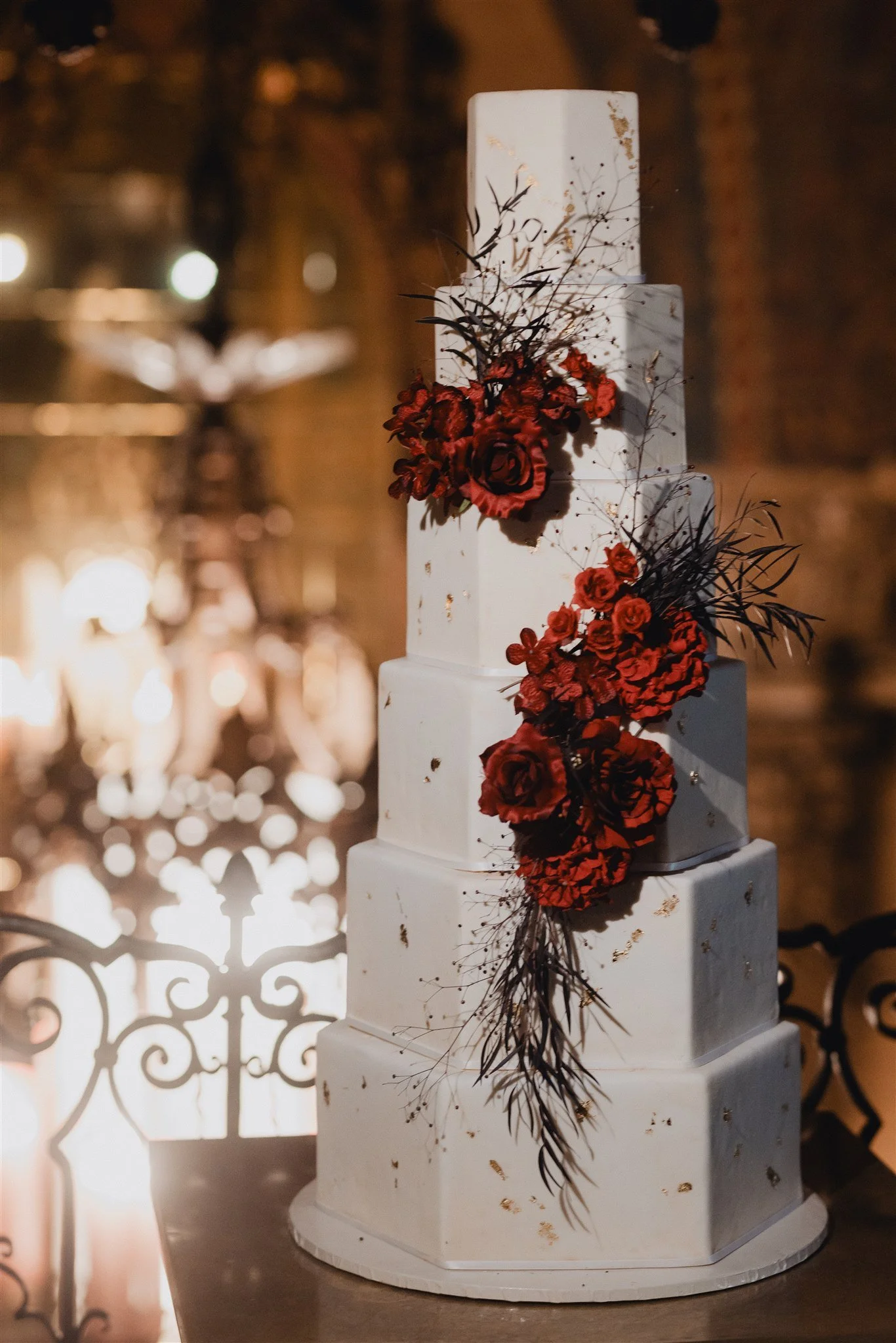 bride &amp; groom wedding cake