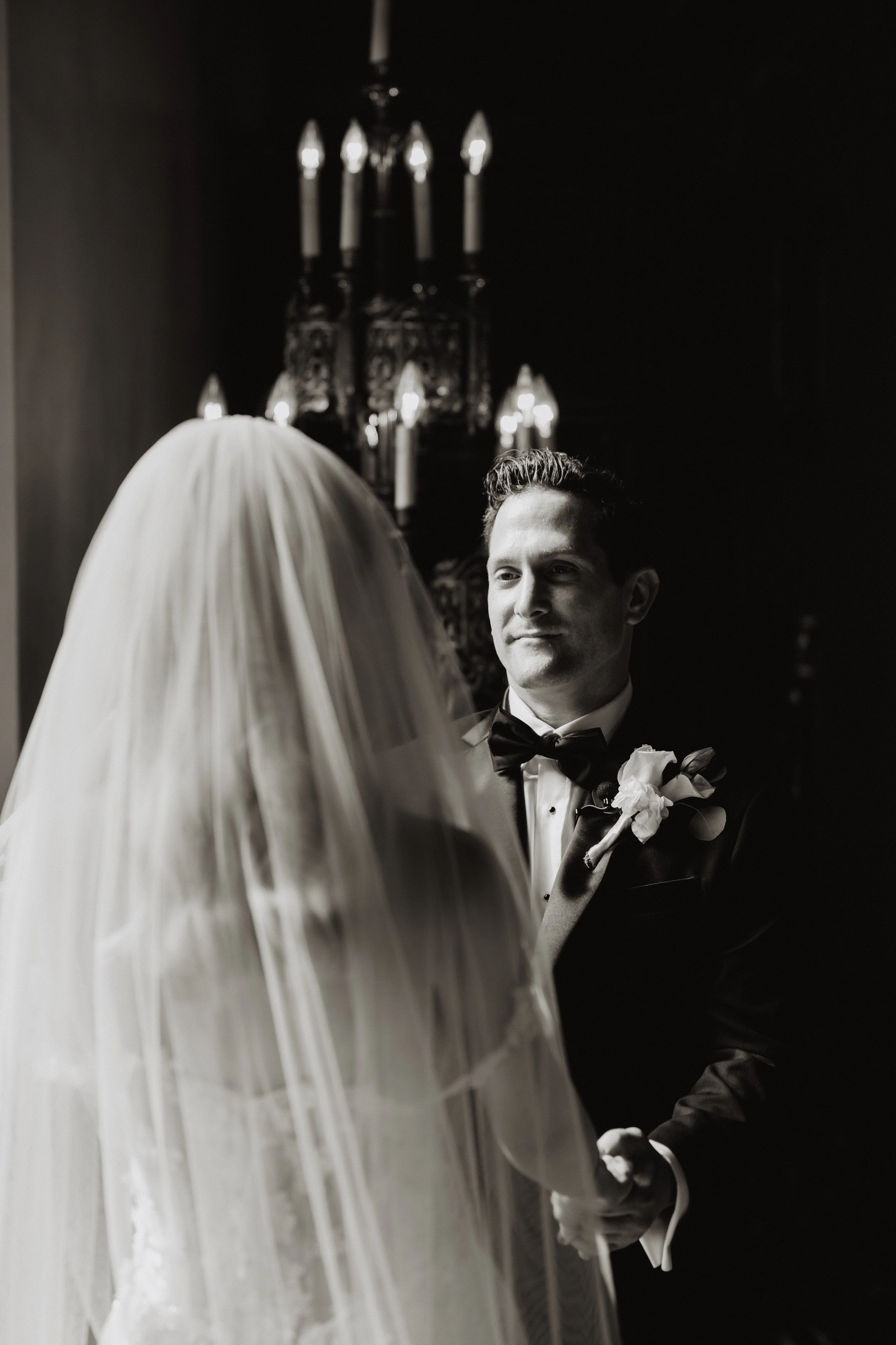 bride and groom wedding ceremony at paramour estate