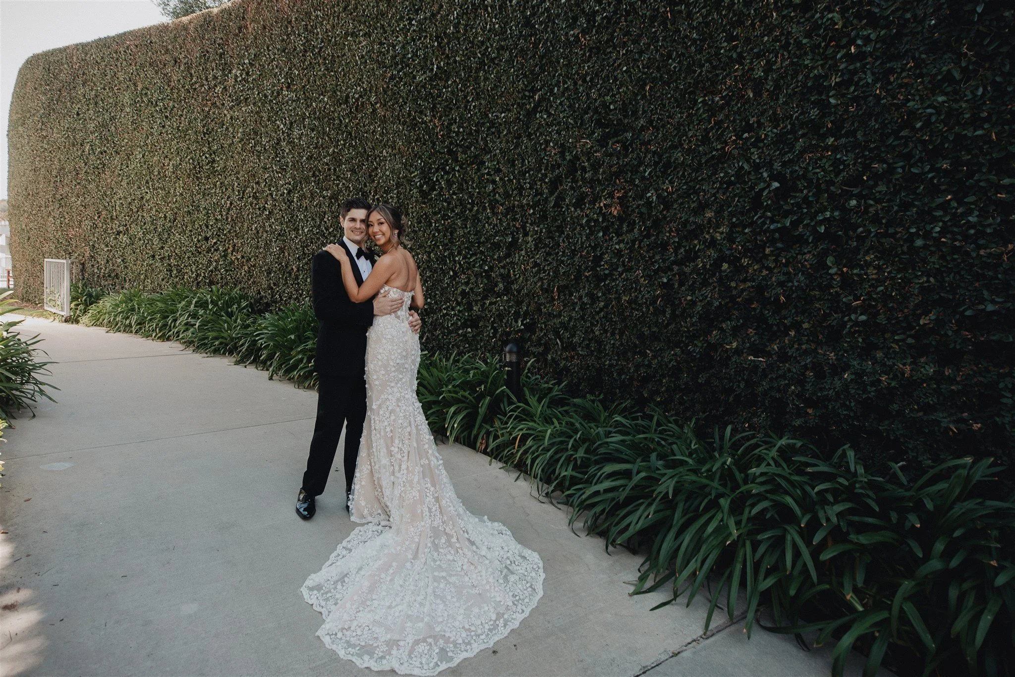 bride and groom first look on their wedding day at skirball cultural center