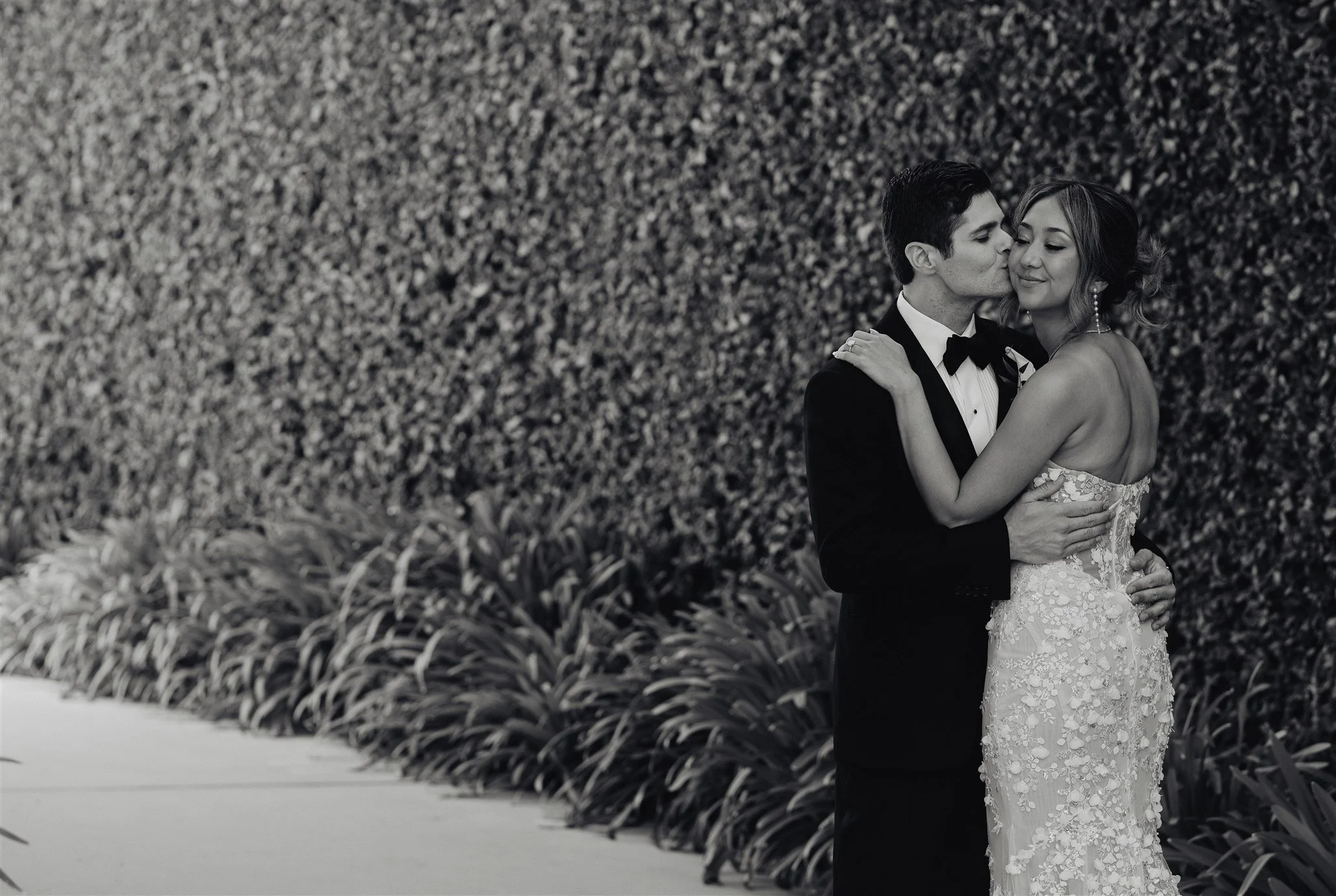 bride and groom first look on their wedding day at skirball cultural center