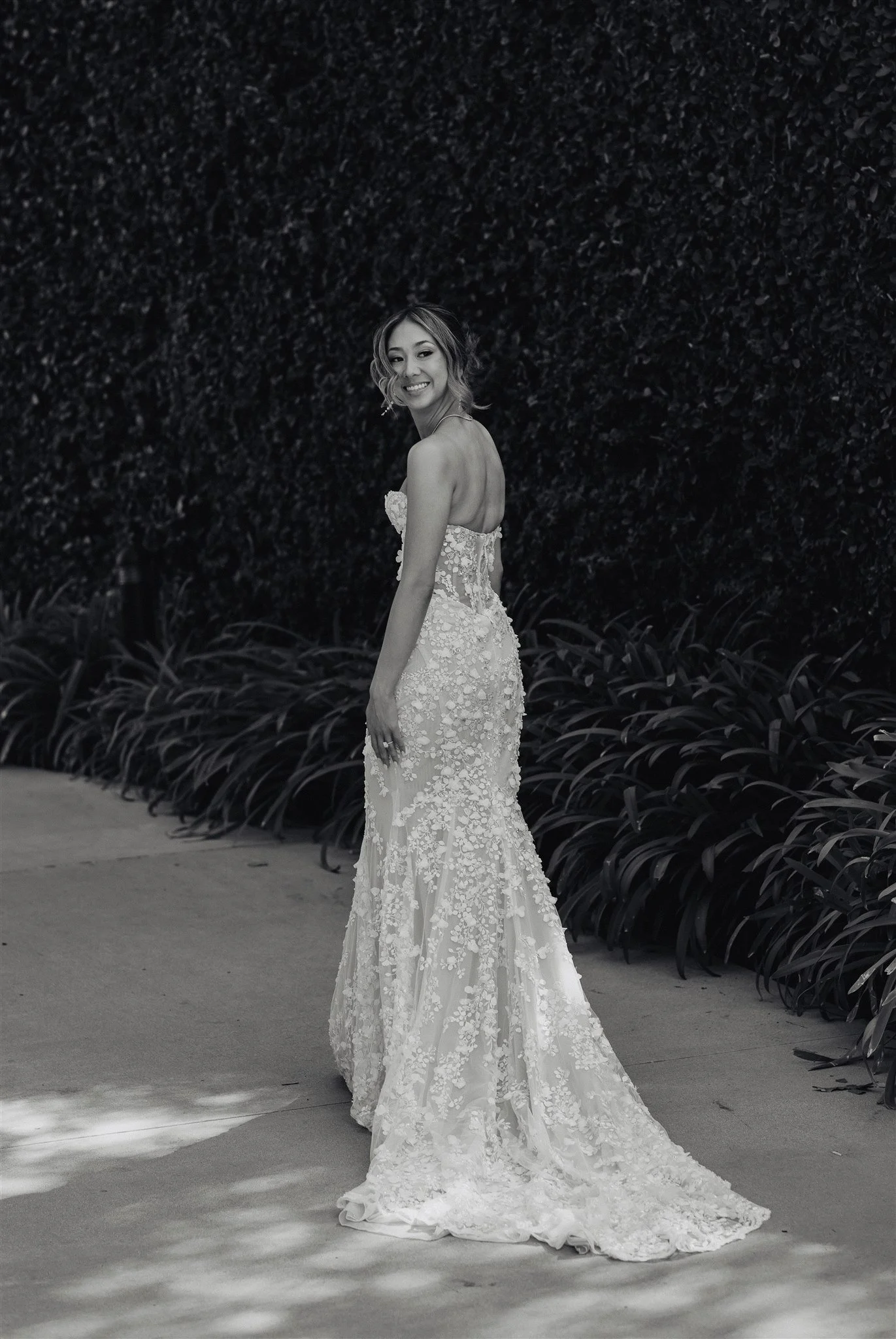 bride and groom first look on their wedding day at skirball cultural center
