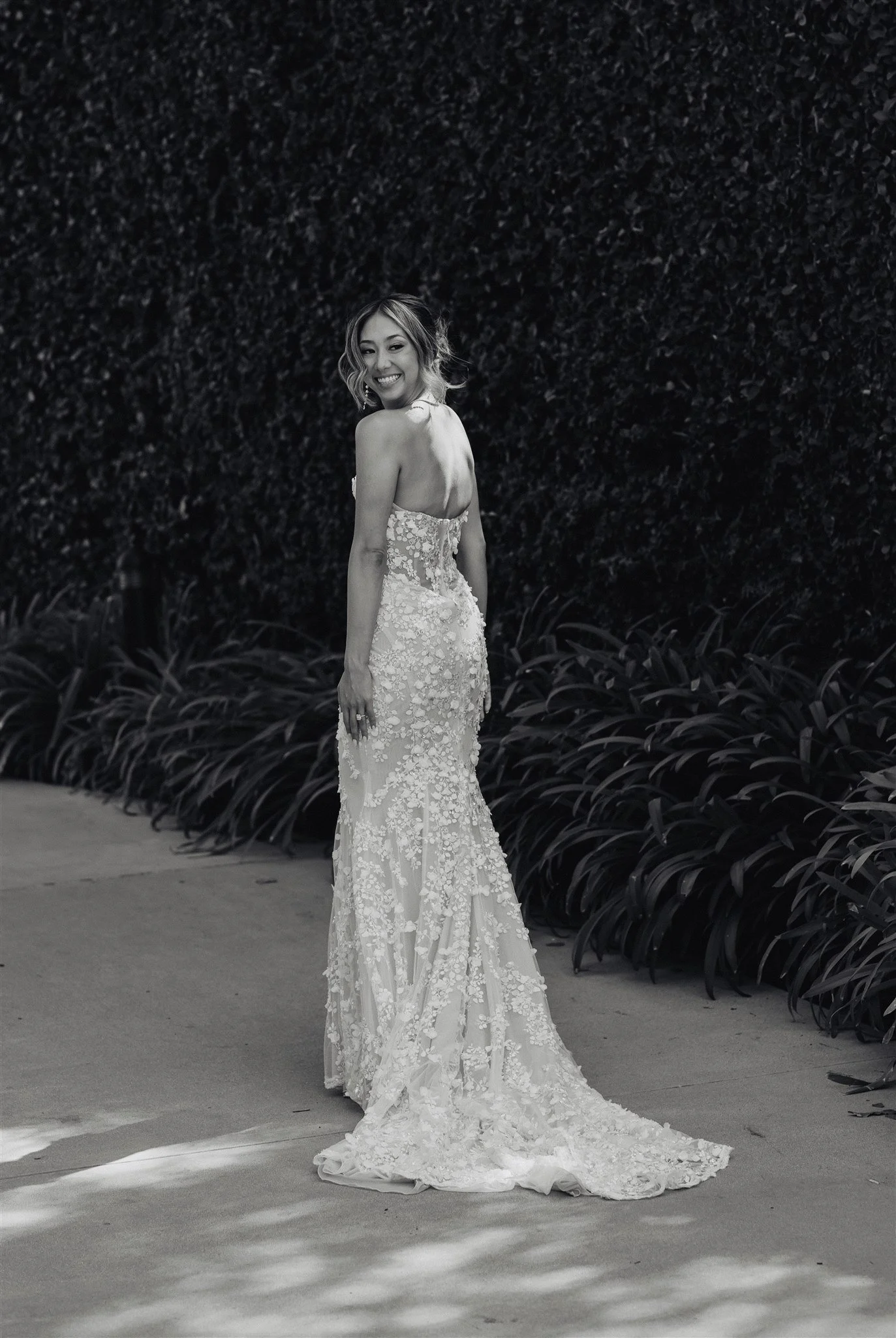 bride and groom first look on their wedding day at skirball cultural center
