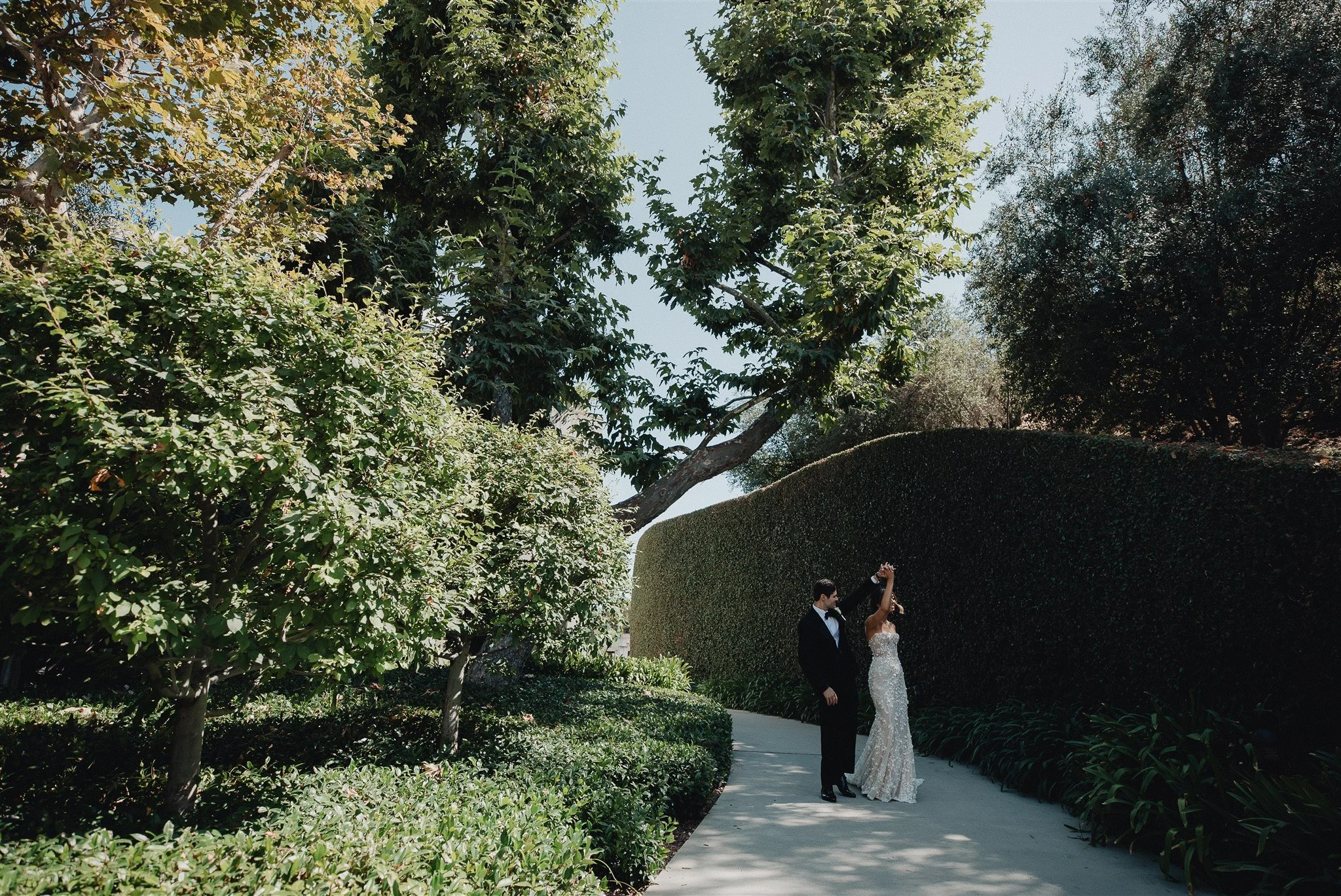 bride and groom first look on their wedding day at skirball cultural center