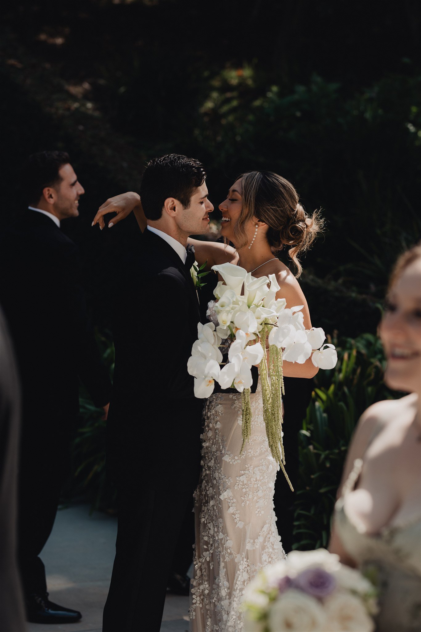 wedding party photos at skirball cultural center