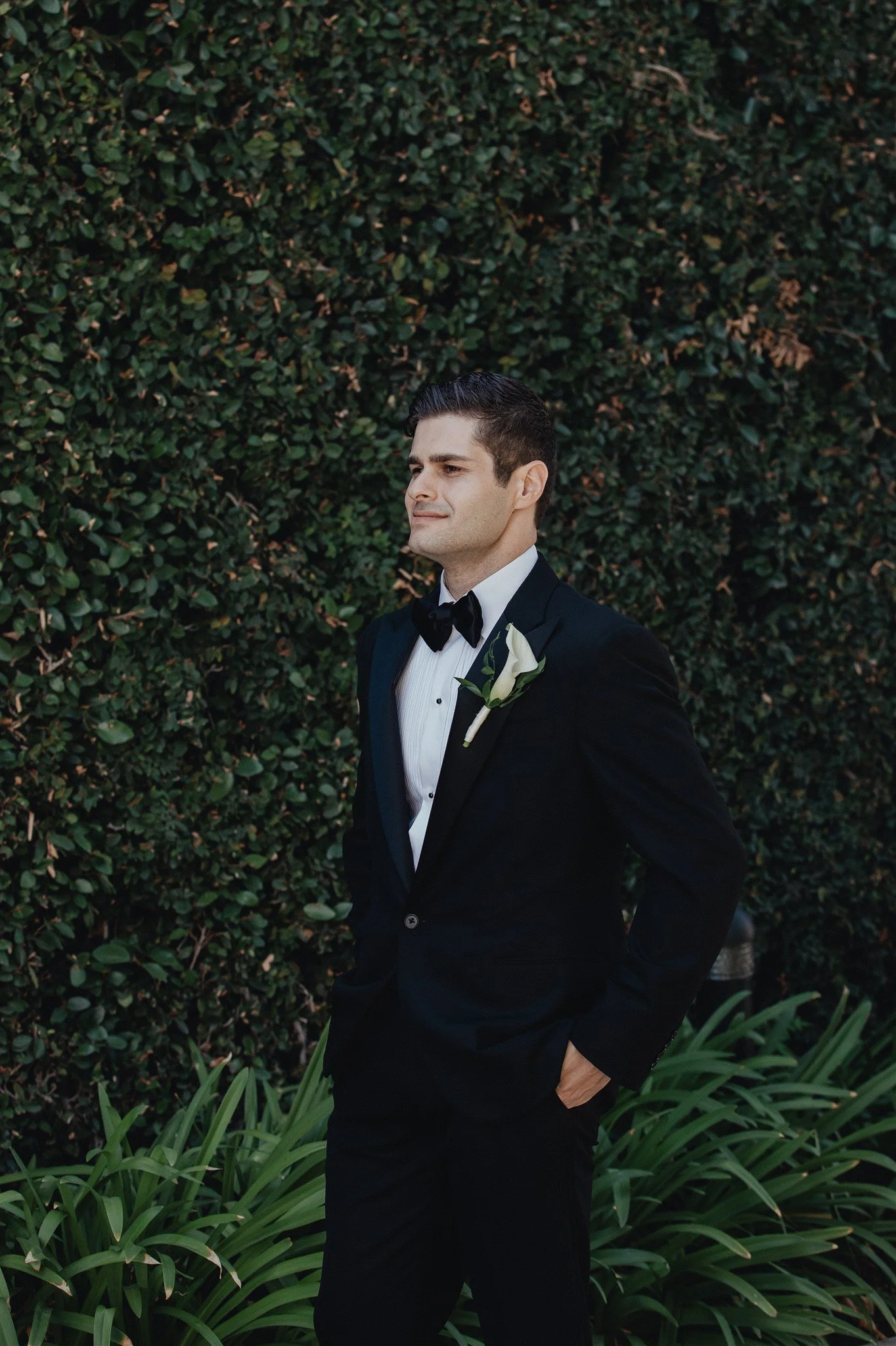 bride and groom first look on their wedding day at skirball cultural center