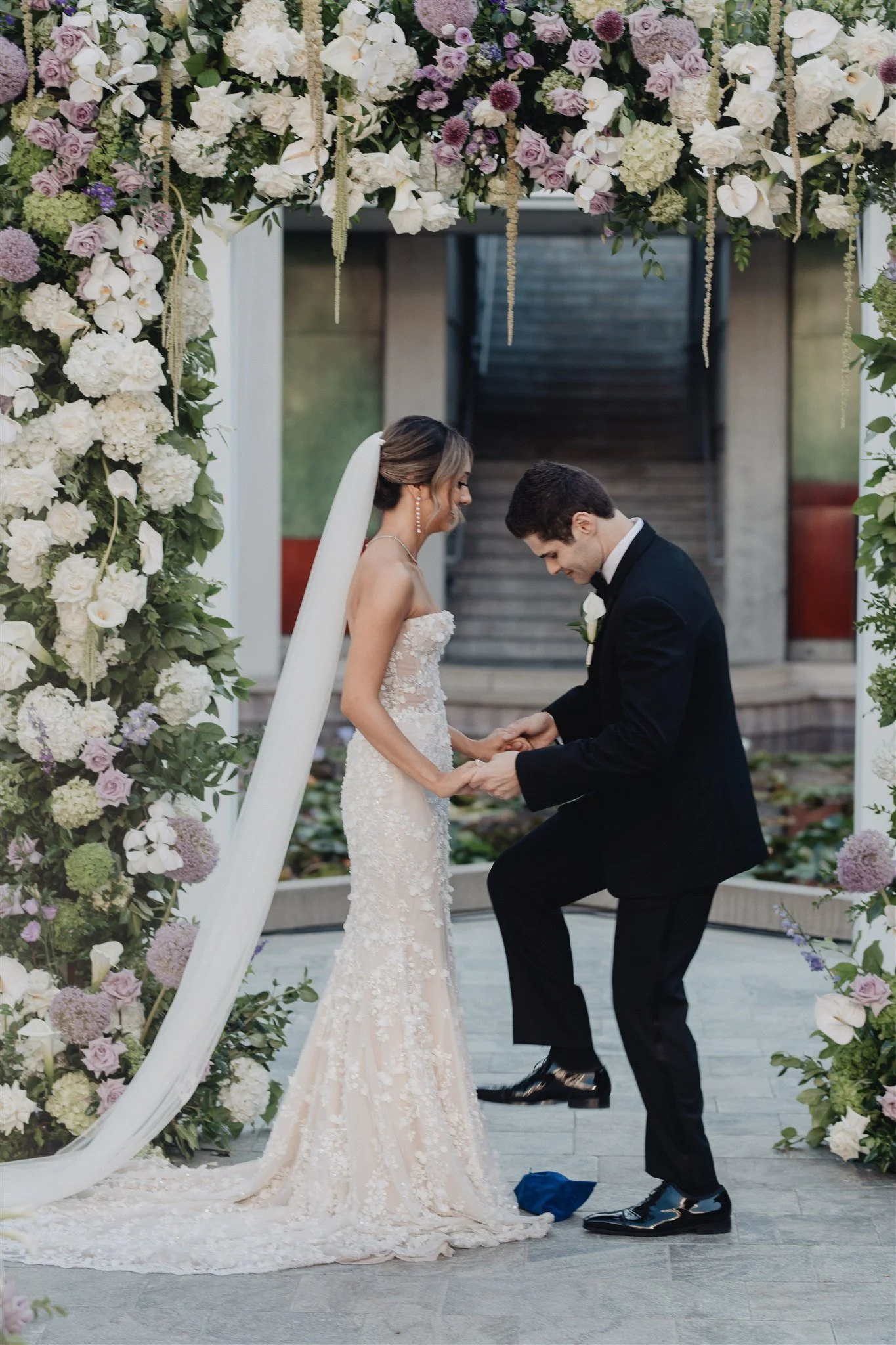 wedding ceremony at skirball cultural center