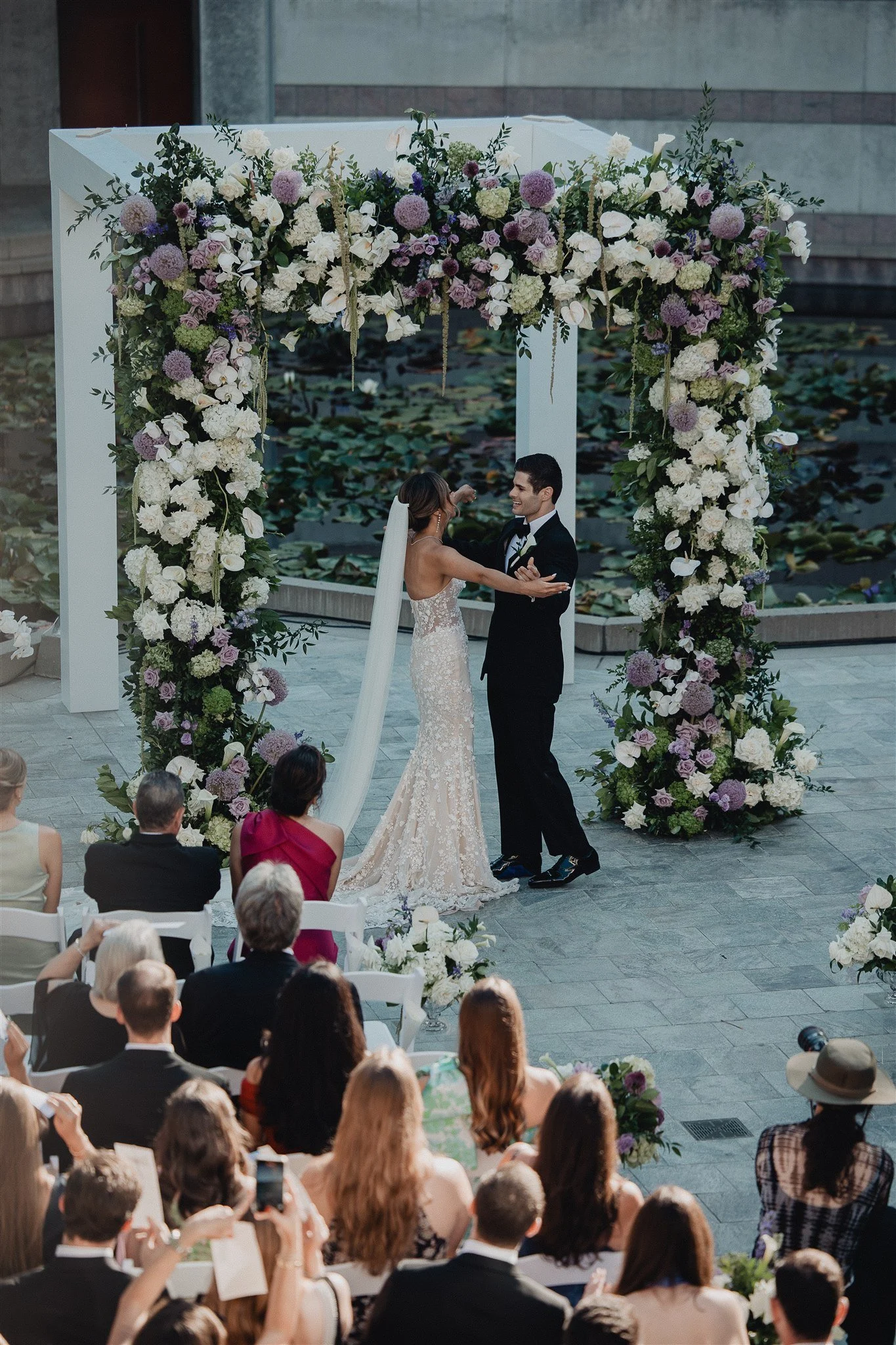wedding ceremony at skirball cultural center
