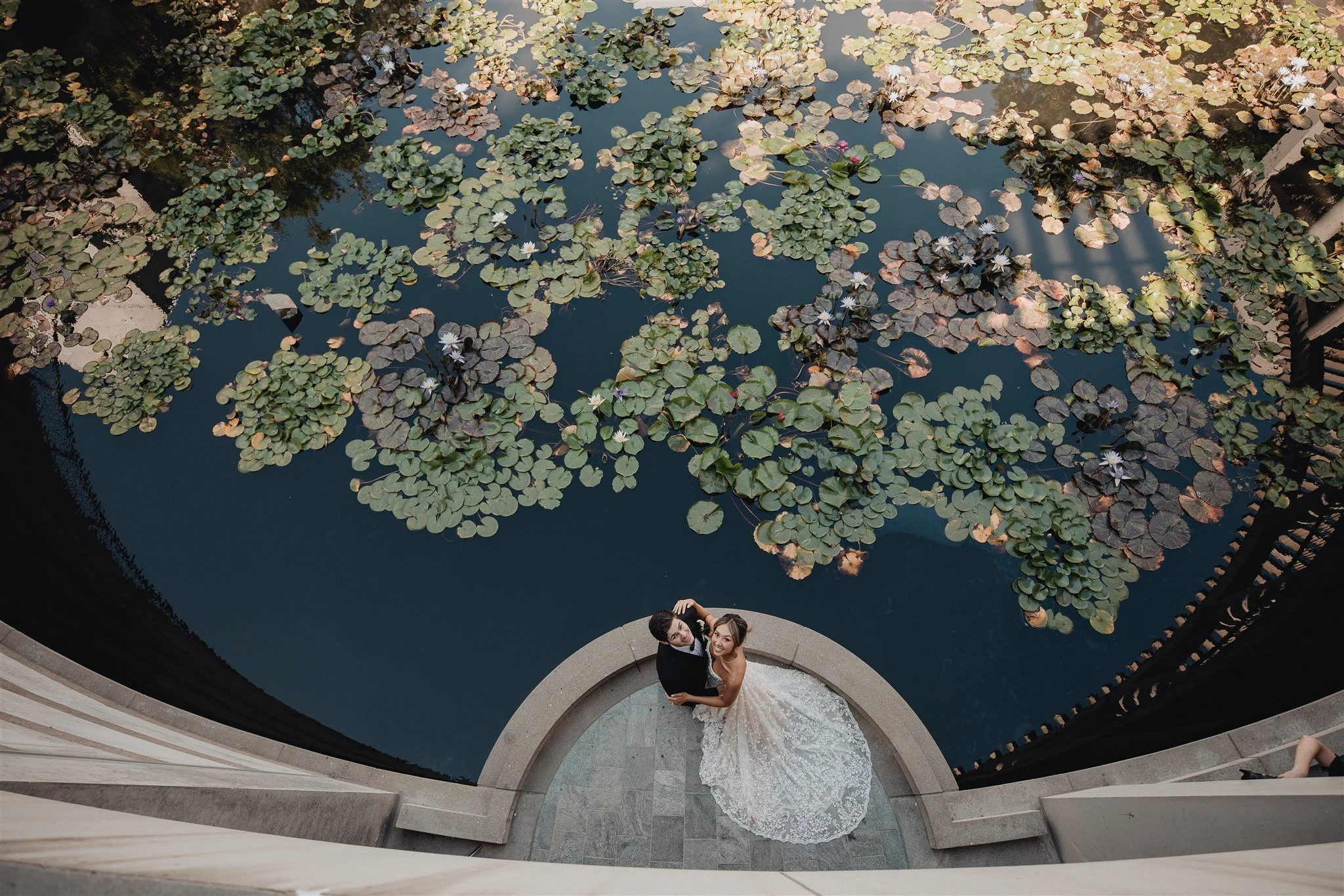 bride and groom sweetheart photos on their wedding day at skirball cultural center