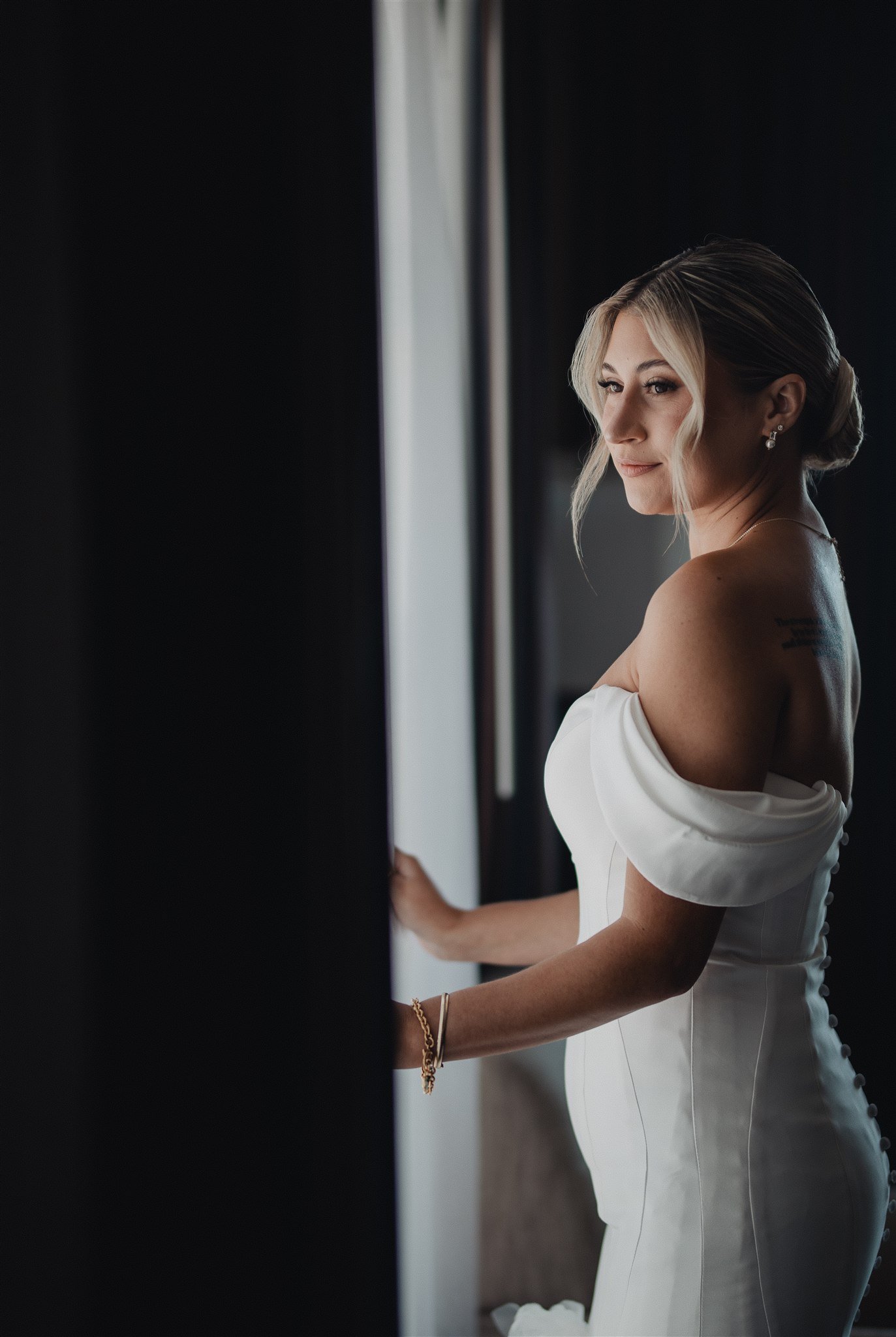 bride getting ready for her wedding day at DoubleTree in San Pedro