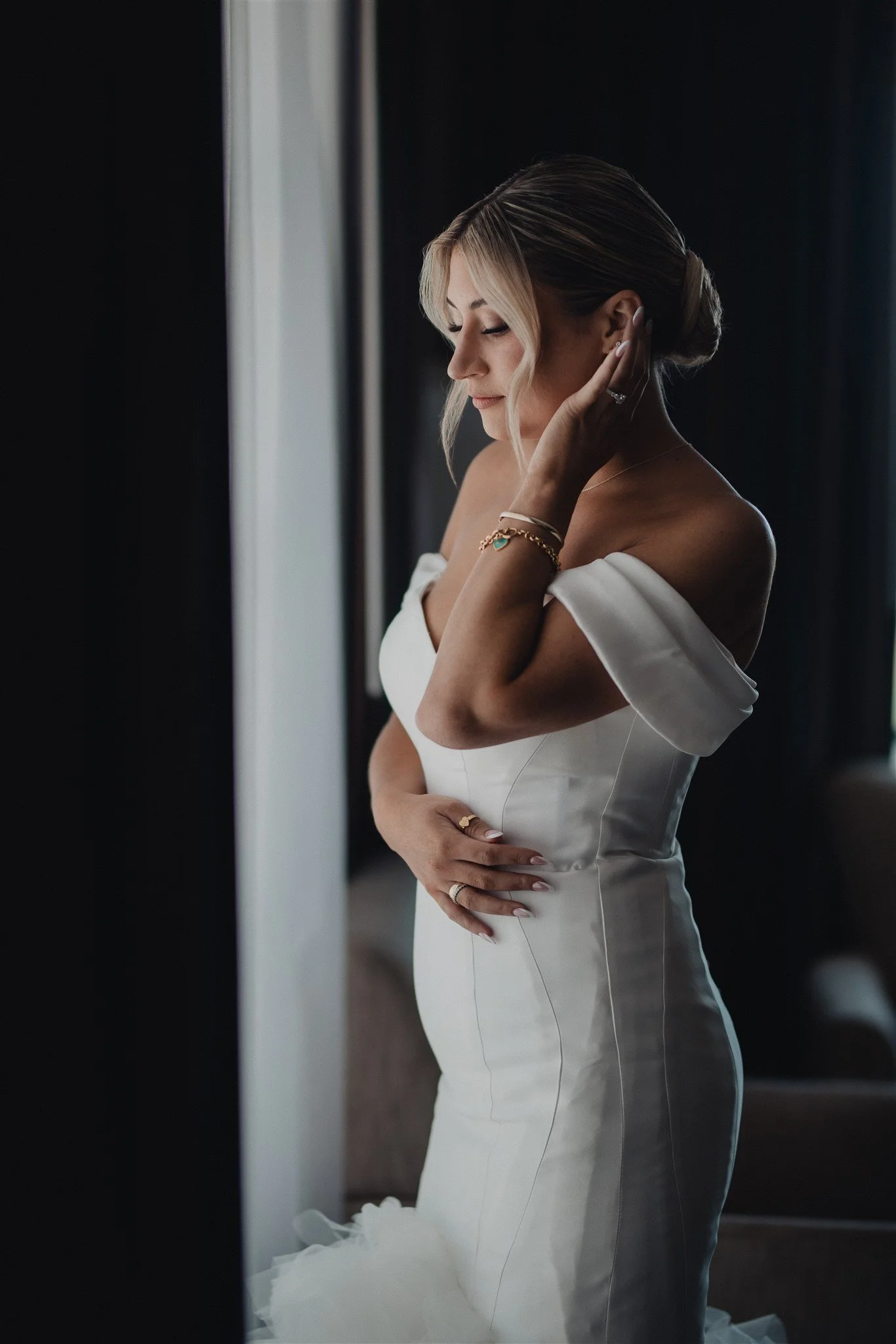 bride getting ready for her wedding day at DoubleTree in San Pedro