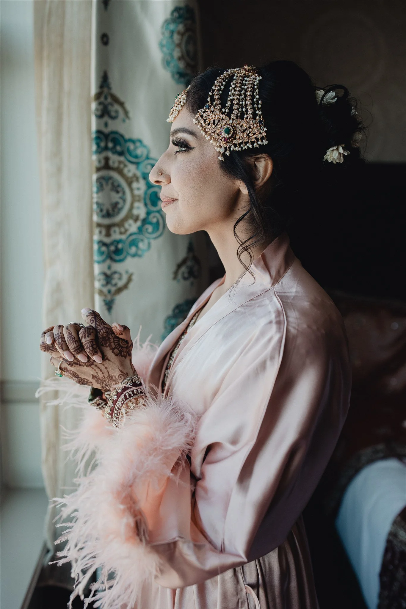indian bride getting ready for her wedding day at anaheim hills golf course