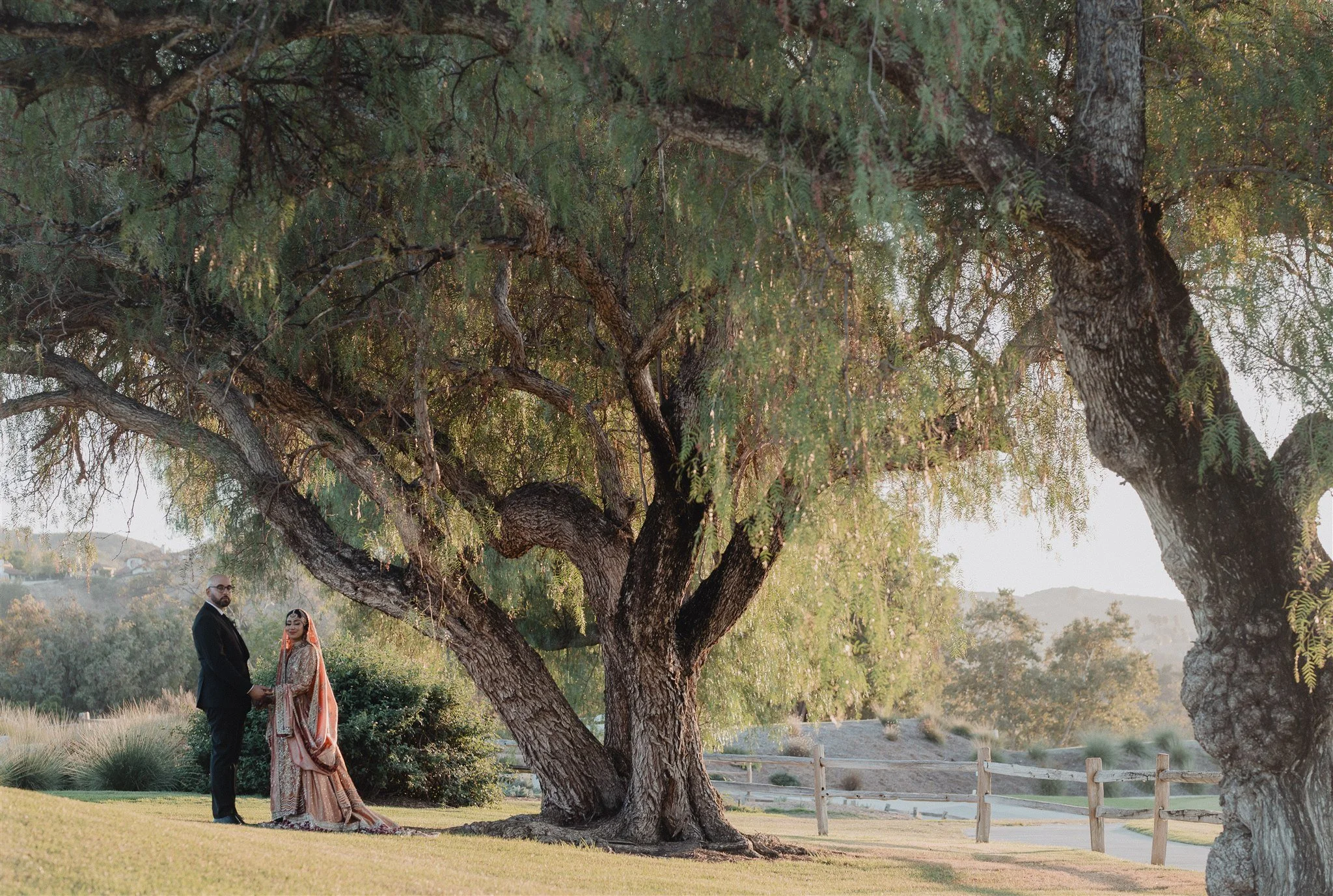 bride and groom location shoot on their wedding day at anaheim hills golf course