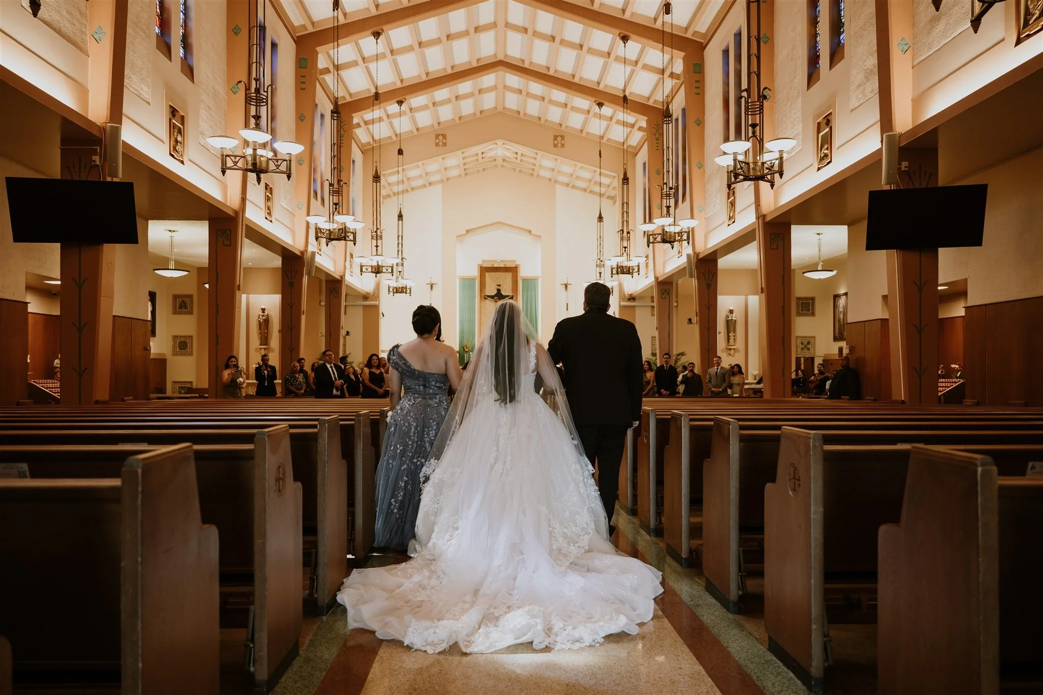 wedding ceremony at incarnation catholic church