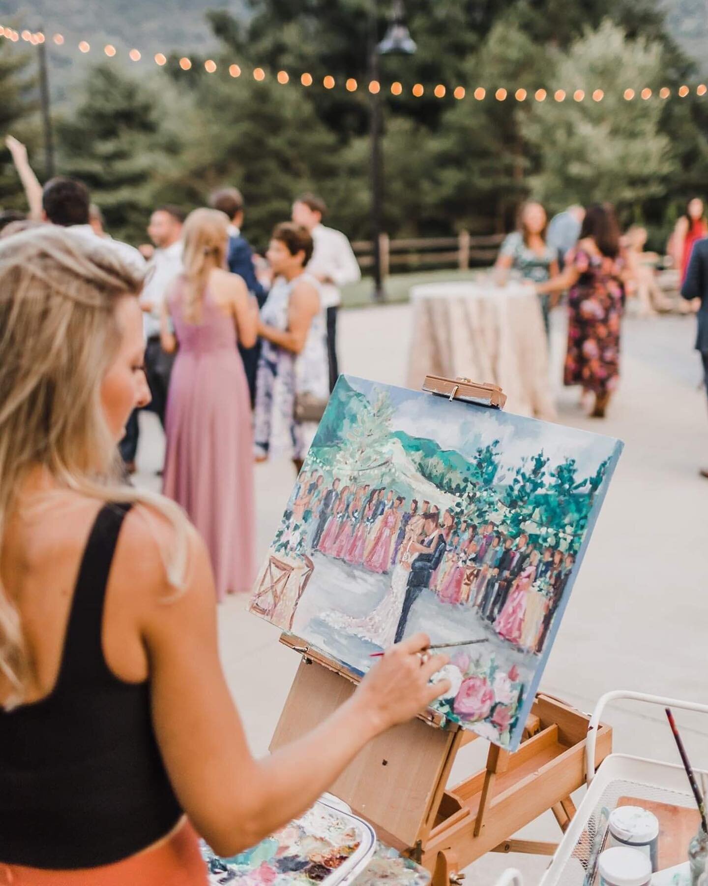 We strive to connect #CrystalCoast brides with the sweetest, most talented wedding vendors eastern North Carolina has to offer and @brittanyrawlsart is truly one of the best.

An artist and live wedding painter aiming to spread joy and be a light for