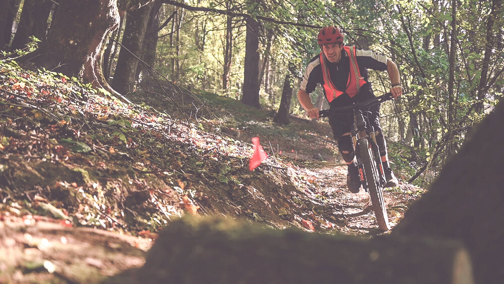 Single track rider on Cliff Line trail