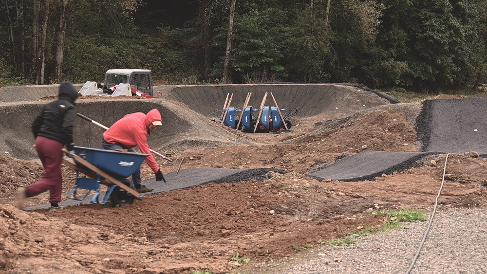 Pump_Track_Construction_Wheelbarrow_GreenWorks_Gateway_Green.jpg