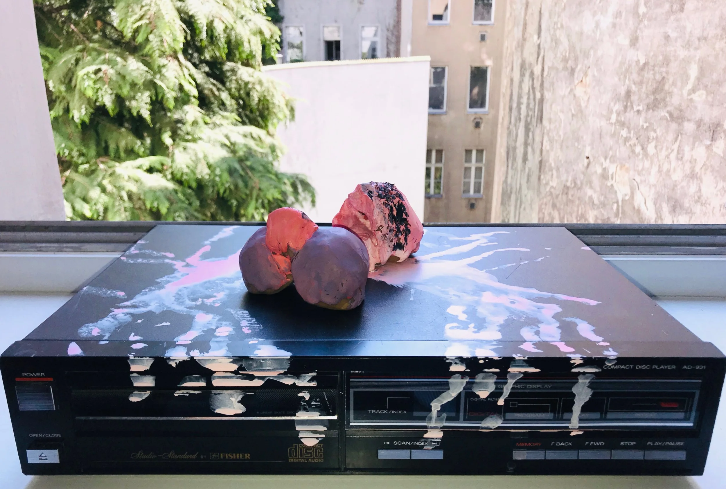 “VHS Sex” Clay, acrylic paint. Berlin 2019.