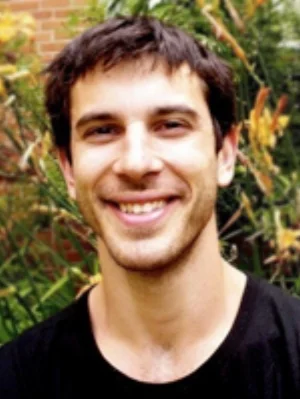 Bio Justin Green.jpg